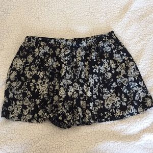 Rose pattern skirt 🌹